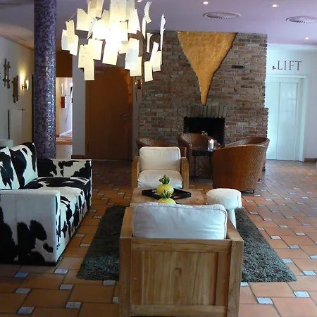酒店 Landhaus Villago 4*
